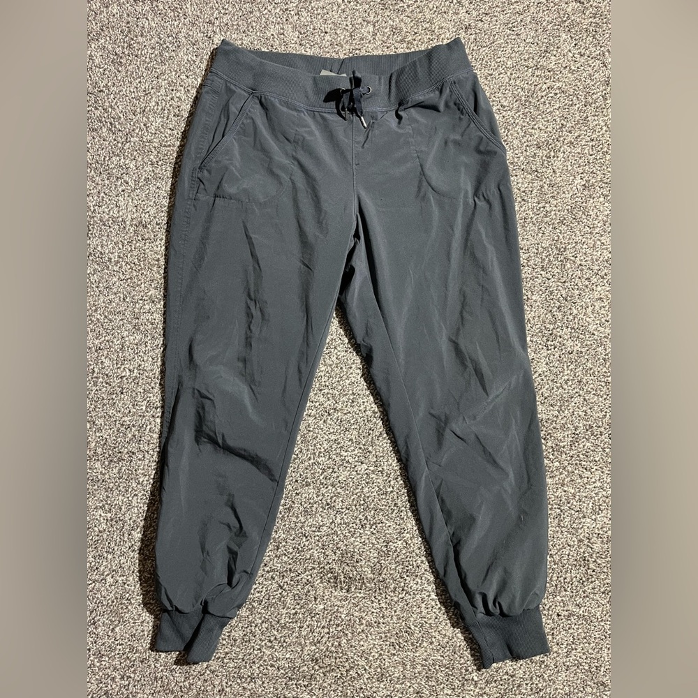 Athleta Pants Womens joggers gray Size 6 Ladies Stretch yoga